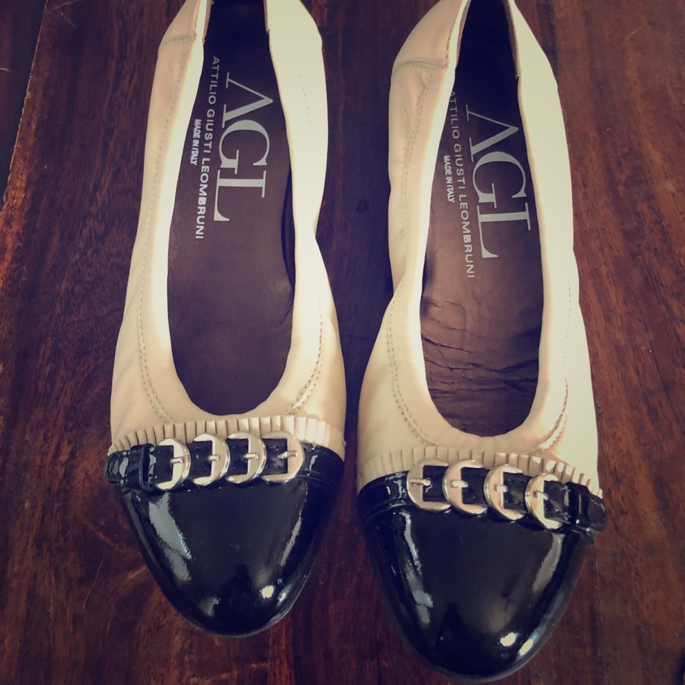 New AGL Ivory and Black Patent Cap Toe Flats 8.5